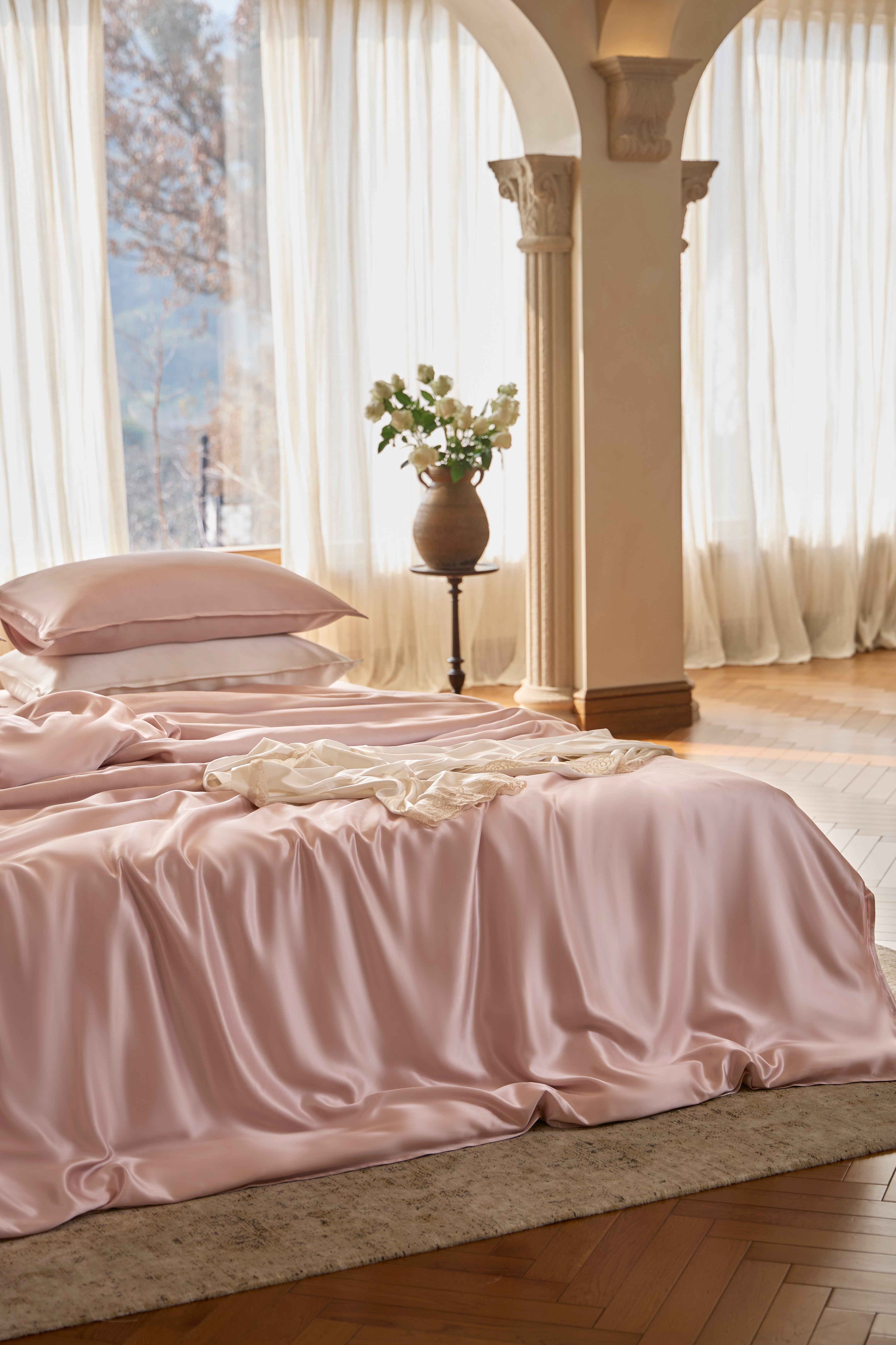 100% 25MM Mulberry Silk Move-in Bundle (4 Pcs)