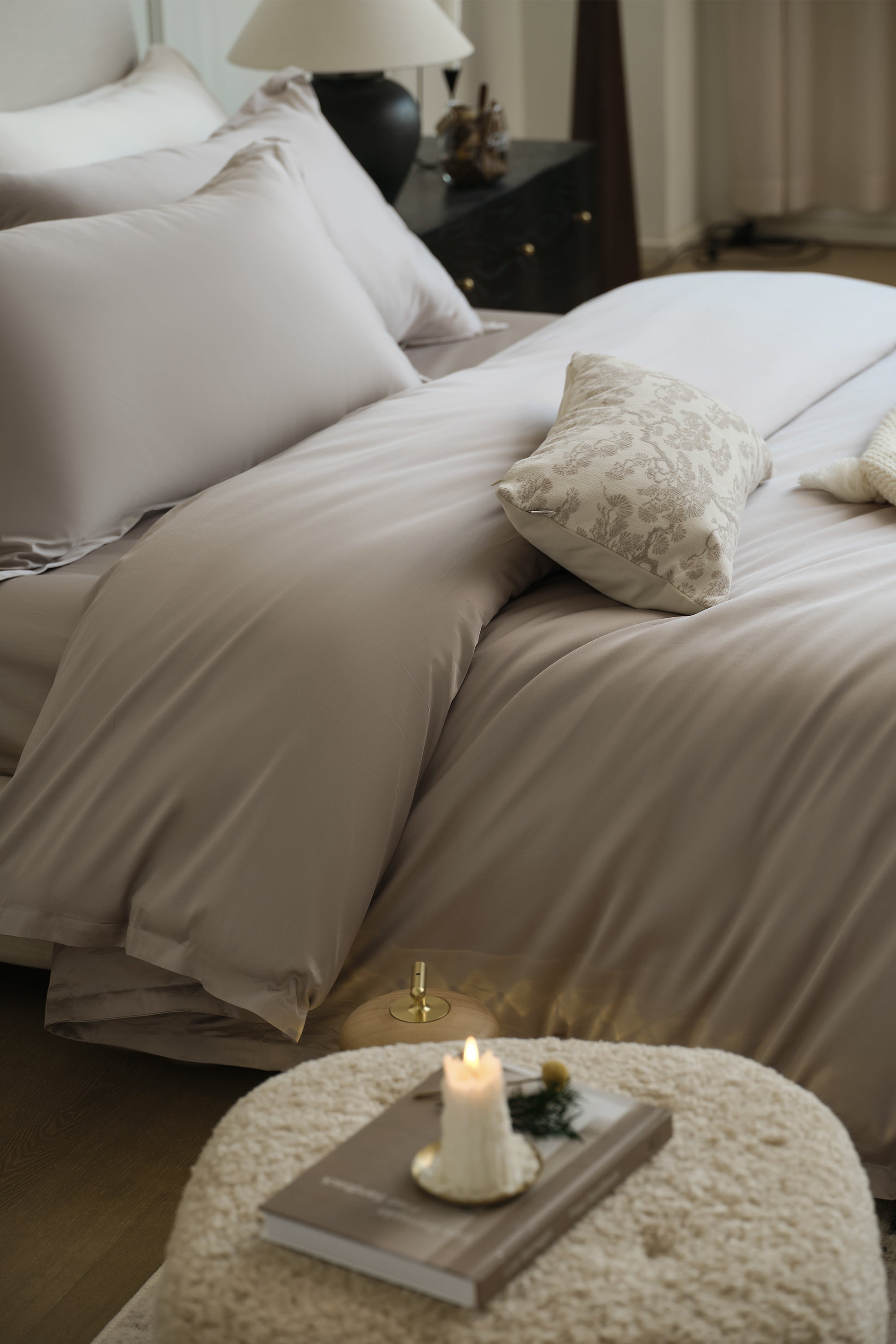 Egyptian cotton flat sheet grey - elegant bedroom styling