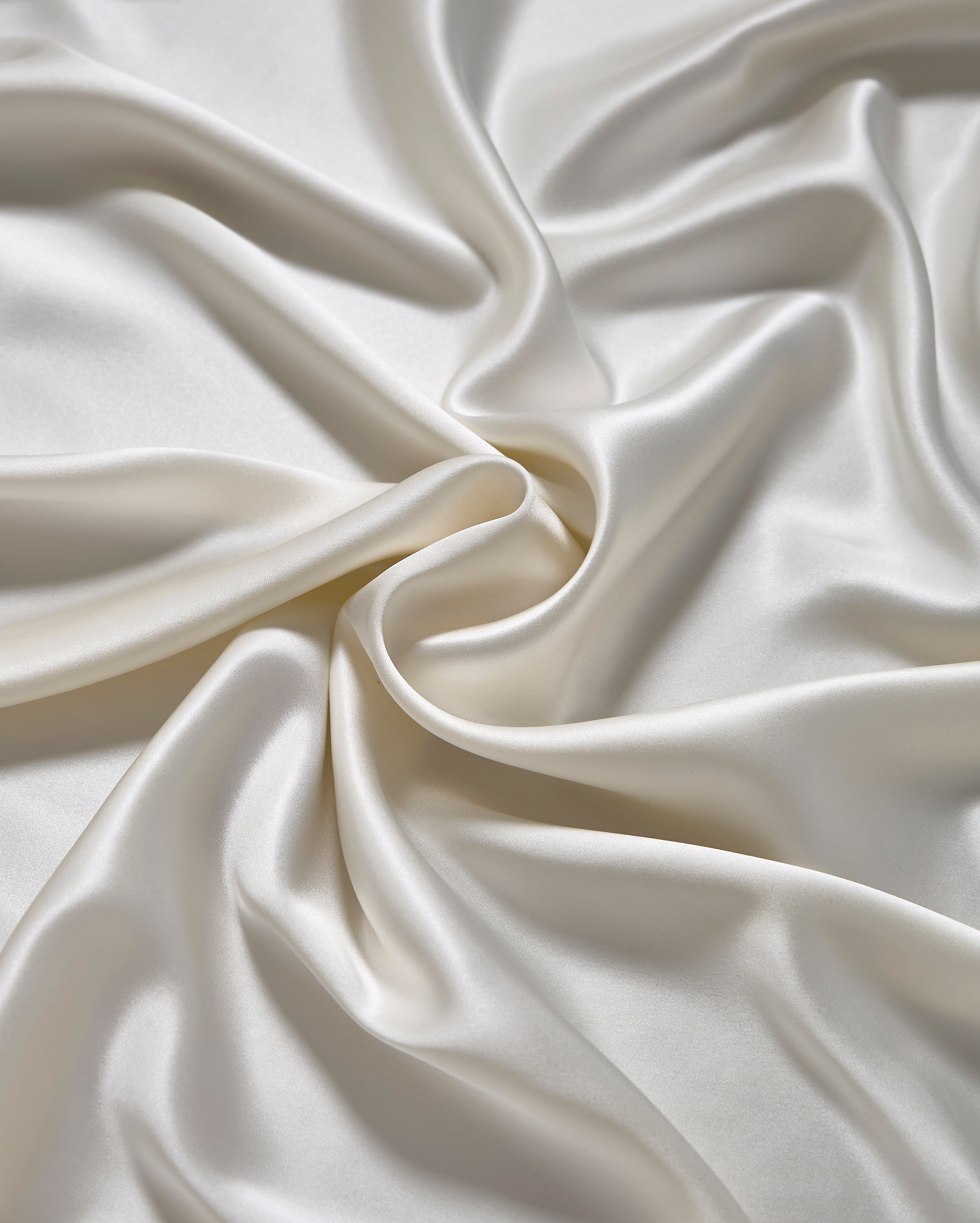 100% 25MM Mulberry Silk Move-in Bundle (4 Pcs)